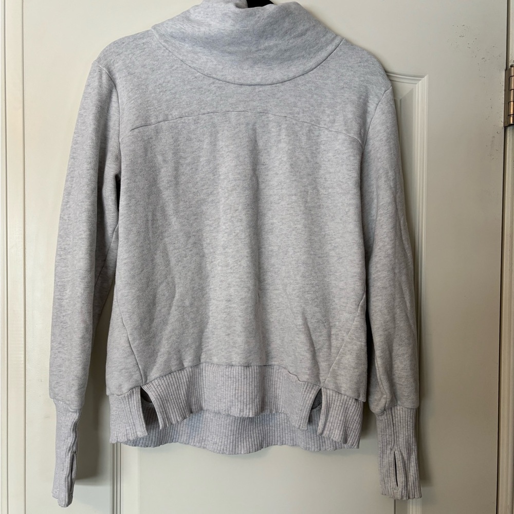 ALO Yoga Gray Women's Sweatershirt